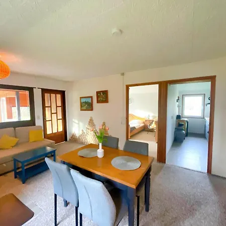 Vakantiehuis Mit Pool, In Der *