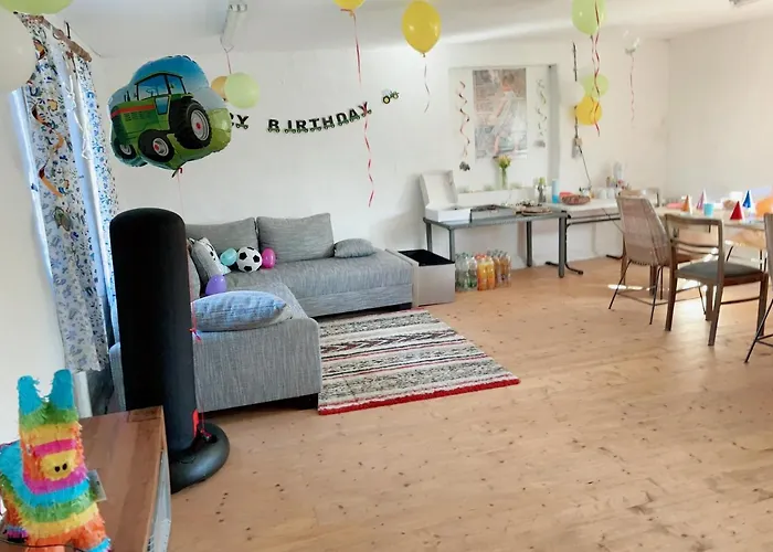 بيت للعطل Mit Pool, In Der Hohenbollentin